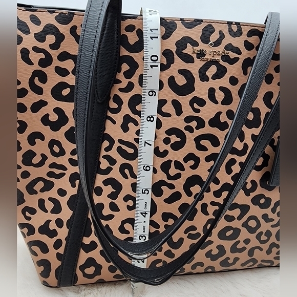 Kate Spade leopard print tote with black interior and gold‎ hardware - Picture 5 of 15